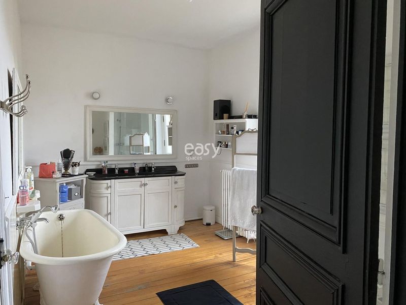 House with Garden Perfectly Located Near Paris for Photoshoots and Filmings of Various Types
